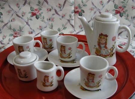 Toy　China　Coffee　Set ・・・_d0135343_17273112.jpg