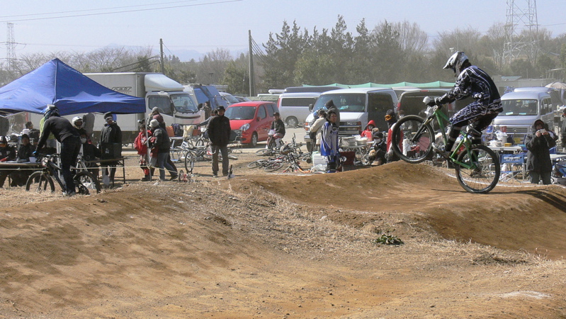 2008 緑山２月定期戦VOL3MTBエリートクラス予選第１〜２ヒート画像垂れ流し_b0065730_10372579.jpg