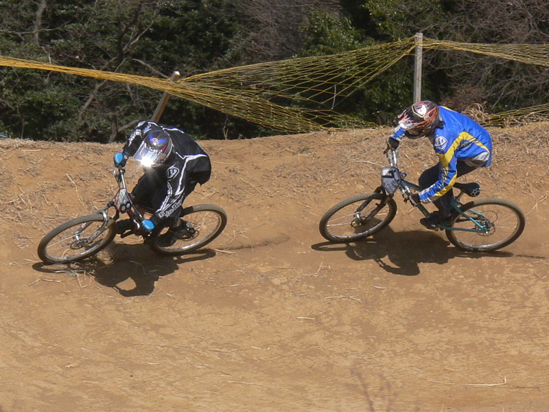 2008 緑山２月定期戦VOL3MTBエリートクラス予選第１〜２ヒート画像垂れ流し_b0065730_10431013.jpg