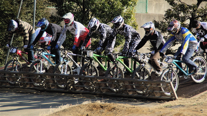 2008 緑山２月定期戦VOL4MTBエリートクラス予選第3ヒート~決勝画像垂れ流し_b0065730_13252924.jpg