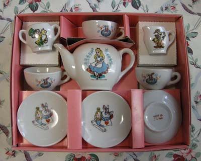 Toy　China　Coffee　Set ・・・_d0135343_8365882.jpg