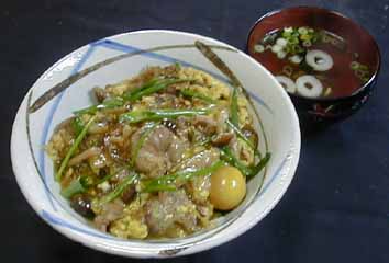 鶏のすき焼きで親子丼_e0126576_12283344.jpg