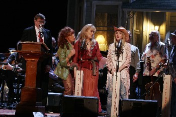 今宵、フィッツジェラルド劇場で　A Prairie Home companion_e0040938_23595817.jpg