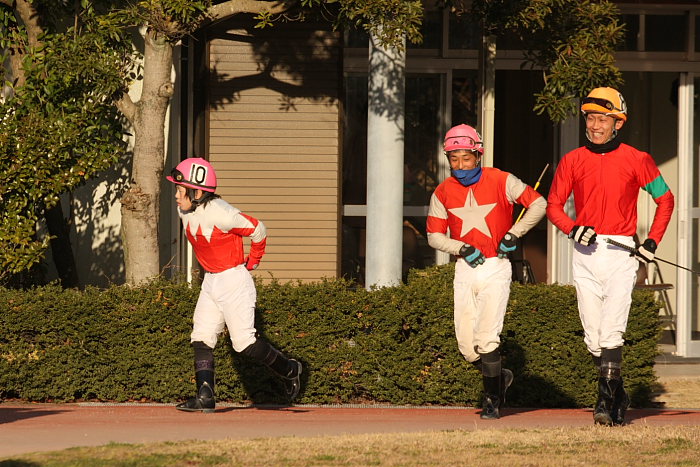 山本聡哉騎手 高知競馬最後のレースで勝利！！_a0077663_18332291.jpg