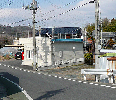 ガラス無し空気集熱式ソーラーシステム _b0014003_948532.jpg