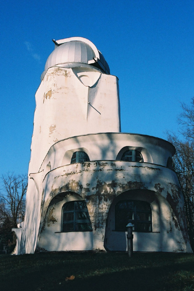アインシュタイン塔  Einstein Tower (1920-24) Erich Mendelsohn / Potsdam Germany  No.8/19_f0126688_1825171.jpg