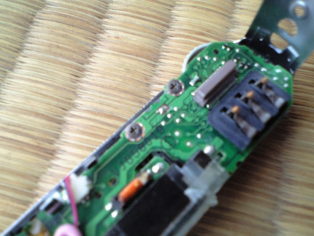 パナソニック LUMIX DMC-FX01シャッターボタン交換_a0016730_22435968.jpg