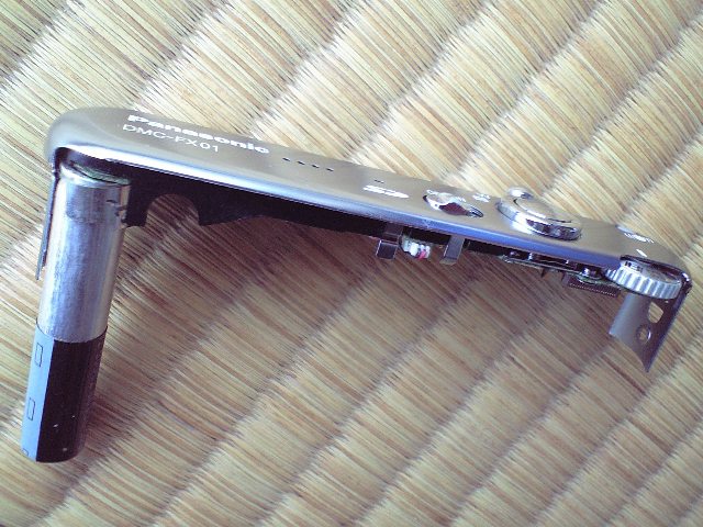 パナソニック LUMIX DMC-FX01シャッターボタン交換_a0016730_2244896.jpg