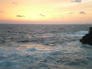 八丈紀行 ⑧ 南原千畳岩海岸の夕日_c0118352_30284.jpg