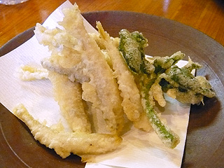 お多津@笠岡 ★★ (鶏しょうゆラーメン(不定期)&アラカルト)_f0080612_160871.jpg