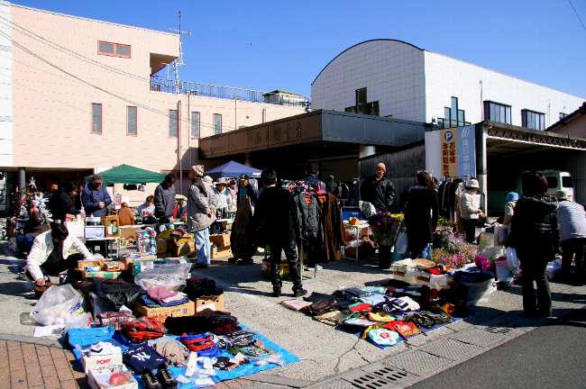 20.3.9(日）　：　春の木市_e0125220_23173542.jpg