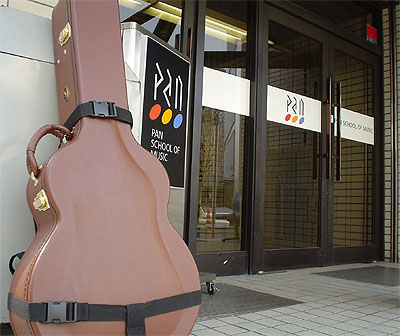 春休みだというのに・・・_c0137404_9382093.jpg