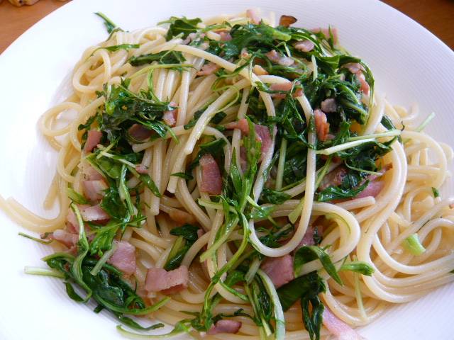 水菜とベーコンのパスタ（自己流）_a0109138_21212527.jpg