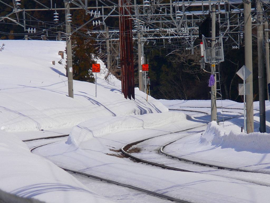 奥羽本線「板谷駅」(･∀･)_f0136656_2031590.jpg