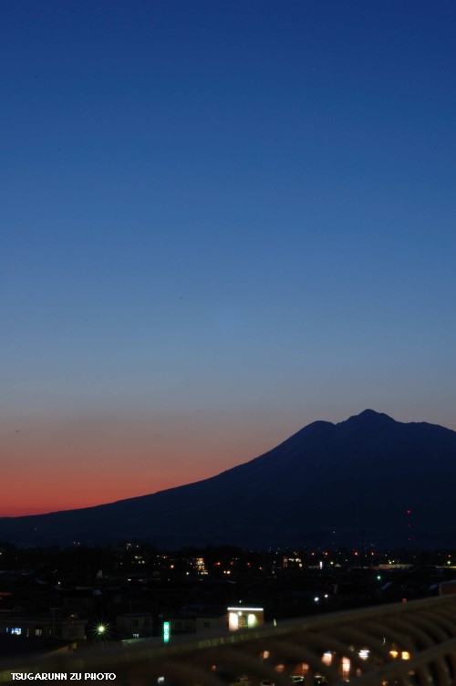 岩木山の横顔は_e0140866_2217776.jpg