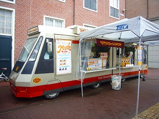 ナッシュマルクト/TRAM型屋台村_a0036952_8373336.jpg