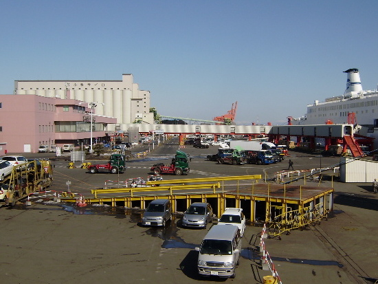 苫小牧西港フェリーターミナル_d0153062_10202155.jpg
