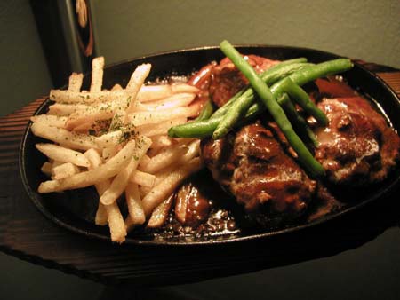 経堂西通りの土日限定カレー&ハンバーグ♪_f0053279_175842.jpg
