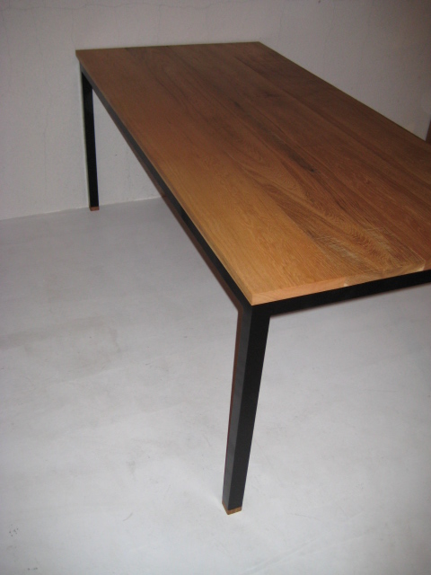 WB DINING TABLE_c0146581_11442668.jpg