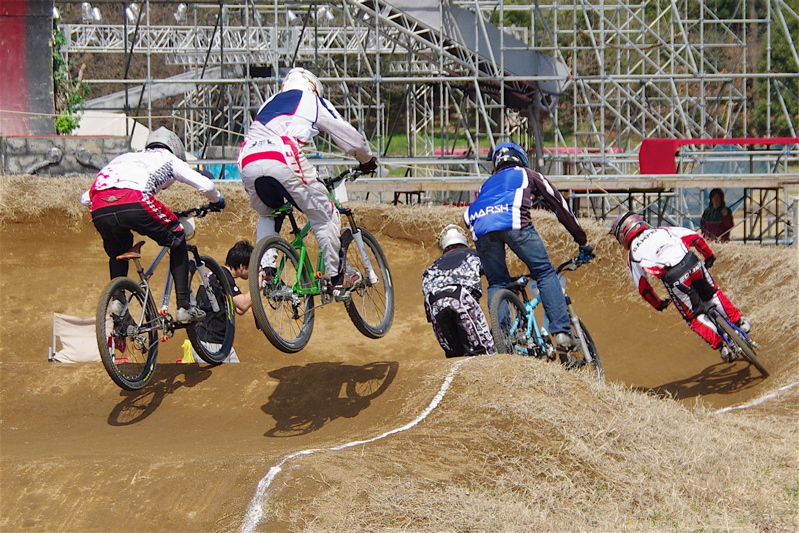 2008 緑山関東オープンVOL3MTBエリートクラス予選〜決勝画像垂れ流し..._b0065730_22523922.jpg