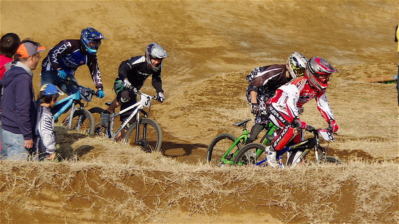 2008 緑山関東オープンVOL3MTBエリートクラス予選〜決勝画像垂れ流し..._b0065730_22592596.jpg