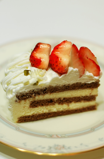 ホワイトチョコムースのケーキ_b0016049_15445441.jpg