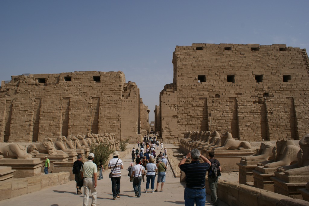 テーベの遺跡満喫。　in Luxor_c0105551_985542.jpg