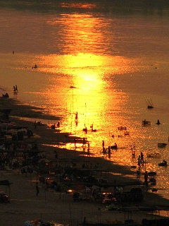 メコン川の朝日と夕日を見た！_f0155211_012888.jpg