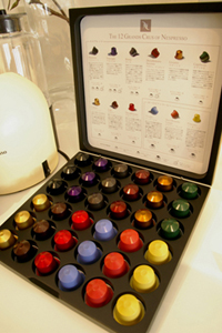 キッチン、リビングルームともに調和する洗練されたフォルム「NESPRESSO」♪♪_c0156359_137239.jpg