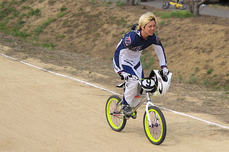 JBMXFスーパーシリーズ第1戦IN笠岡DAY1VOL2スーパークラス予選第3ヒート~決勝_b0065730_15175151.jpg