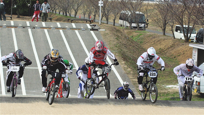 JBMXFスーパーシリーズ第1戦IN笠岡DAY1VOL2スーパークラス予選第3ヒート~決勝_b0065730_15235611.jpg