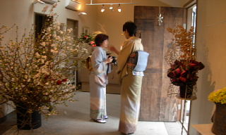 花のモダンアート・美里展_e0109554_19503824.jpg