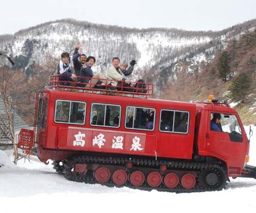 雪上車の荷台が人気の日_e0120896_623423.jpg