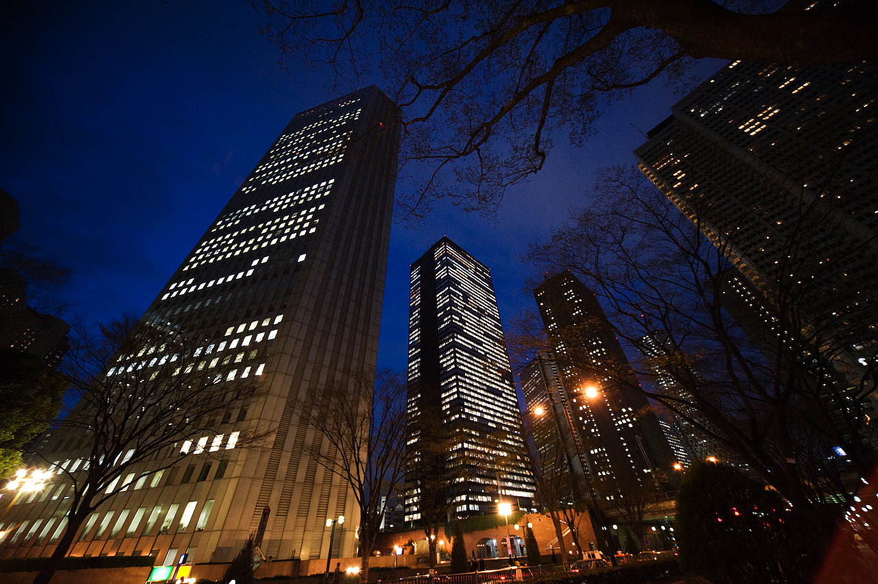 西新宿の夜景 by SIGMA 12-24mm_c0108409_22572636.jpg