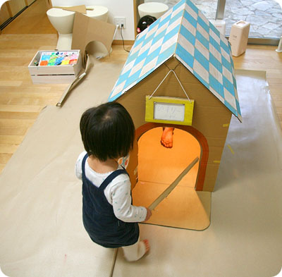 ダンボールの犬小屋 その7_f0118538_0101710.jpg