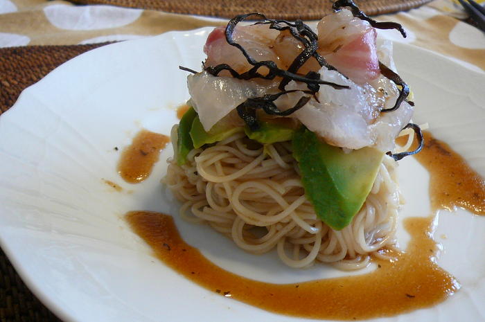 　前菜風　アボカド鯛素麺　和風わさびでいただきま～す　☆_a0107822_15135398.jpg