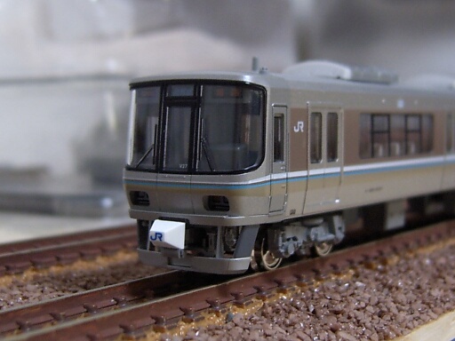 カトー223系をグレードアップ！TNカプラー取り付け編 : Scenery