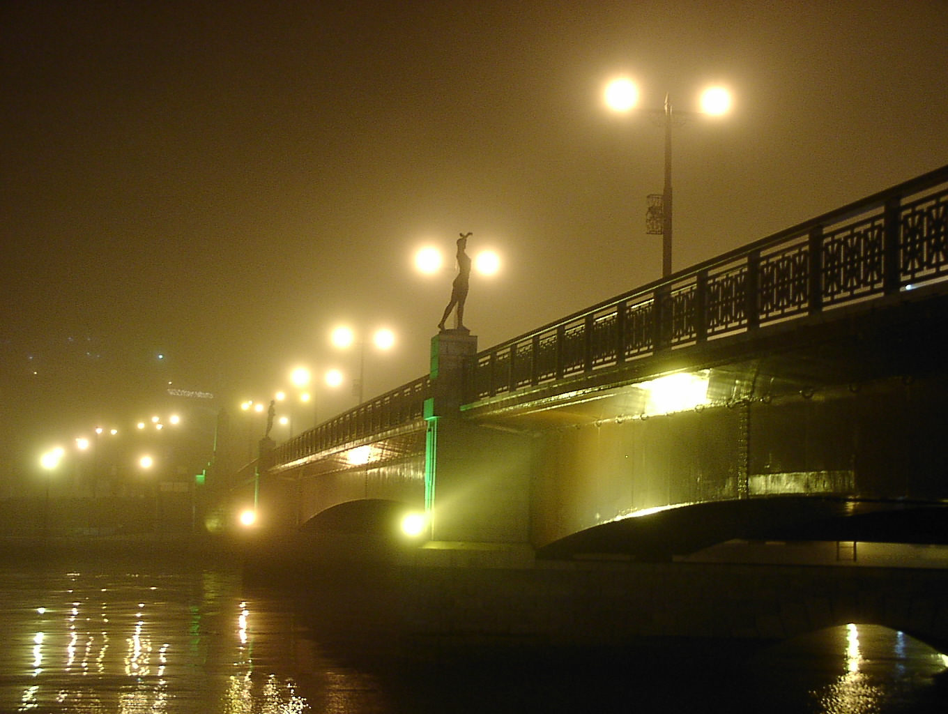 霧の幣舞橋 3月31日_f0113639_1154974.jpg