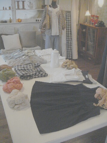 入荷中♪。_f0121167_1828534.jpg