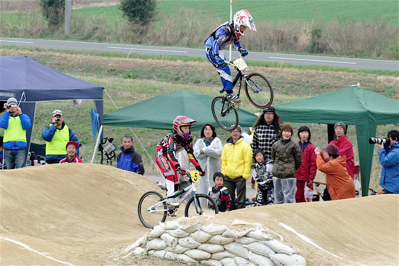 JBMXFスーパーシリーズ第2戦IN笠岡DAY2VOL11、ボーイズ9〜14クラス決勝_b0065730_17212046.jpg