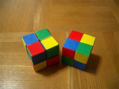 \"Magic Rose Cube\"とジョイント材Ｂのユニットをアレンジしたものを使用して”無限に開く立方体”の作成。_b0035506_1974694.jpg