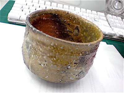 vol.352 〈元気な事務所〉の会長はクッシーな陶芸家の巻_b0081338_3121567.jpg