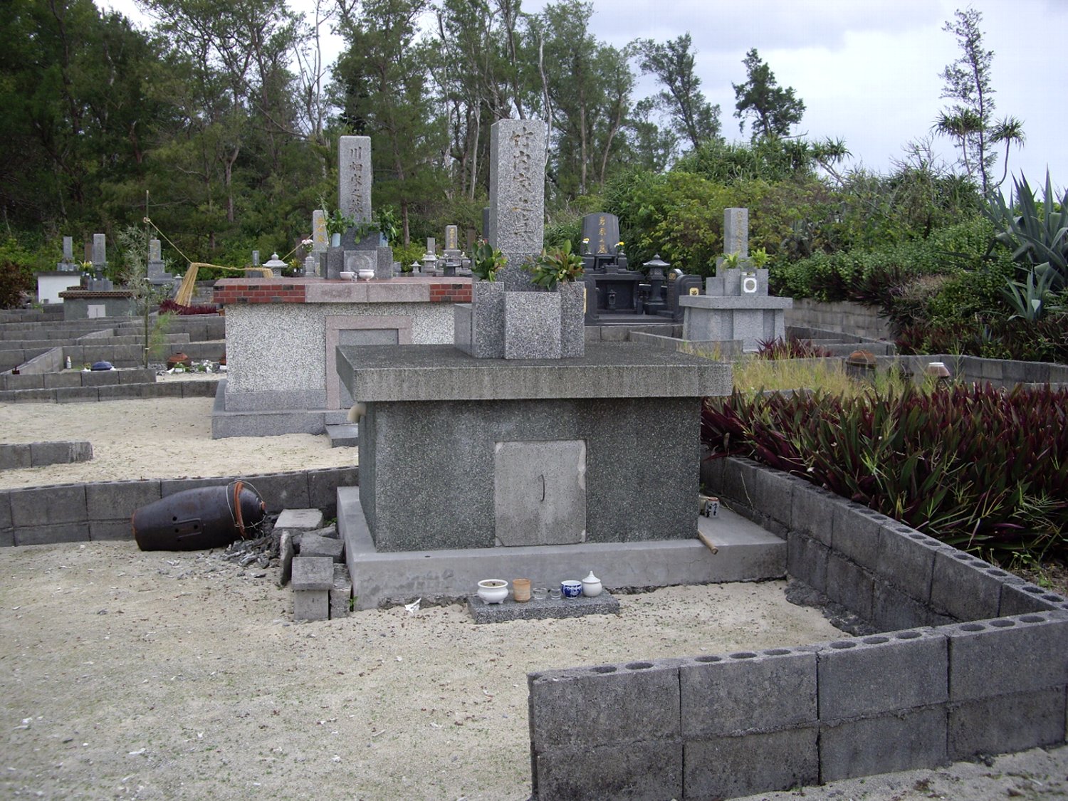 与論島のお墓_e0032991_055978.jpg
