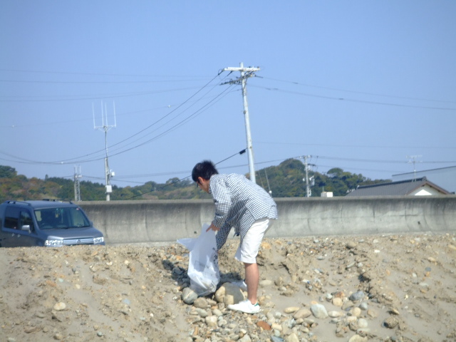 BEACH CLEAN_a0074985_1061287.jpg