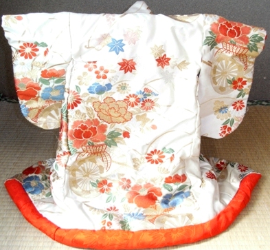 パリで”ちっちゃい着物”の大展示会♪_f0135666_1728493.jpg