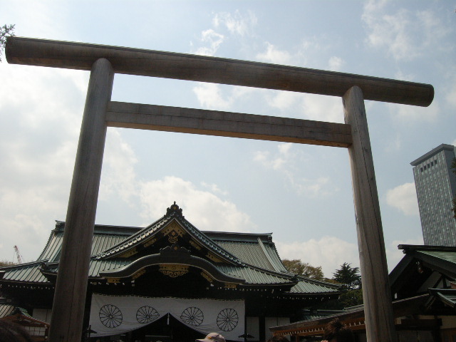 YASUKUNI神社_c0119583_1936427.jpg