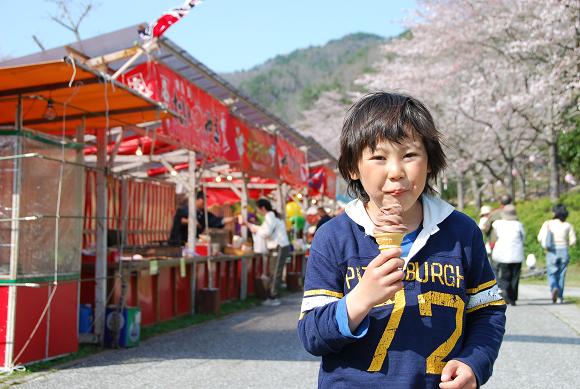 桜７分咲き土師ダム_f0108780_18585869.jpg