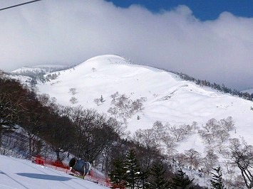 【出撃レポ 4/2】 これが、かぐらのラストパウダー?_e0037849_2242484.jpg