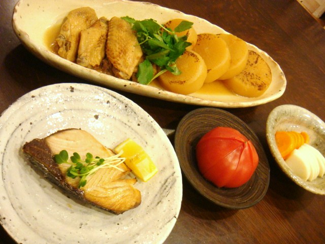 鶏と大根の梅煮_d0142935_2321640.jpg