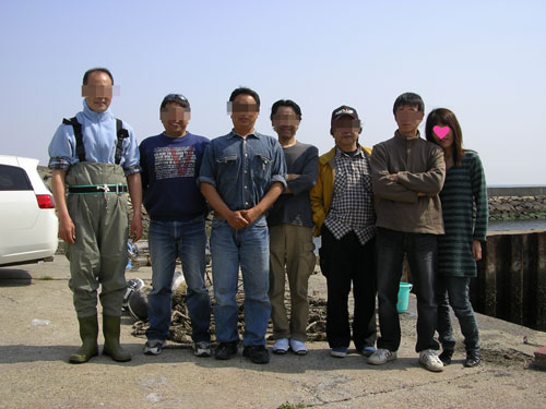 平成20 年4月5日 某漁港で貝採り提灯_a0107644_13161840.jpg
